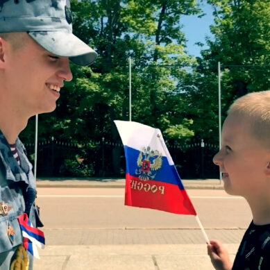 В День России военнослужащие Калининградской области исполнили гимн РФ