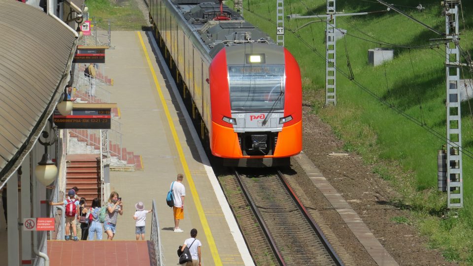 Летнее расписание пригородных поездов начинает действовать на Калининградской железной дороге уже сегодня