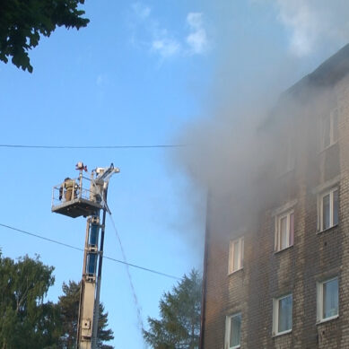 Очевидцы рассказали, как начался пожар в жилом доме в Светлогорске