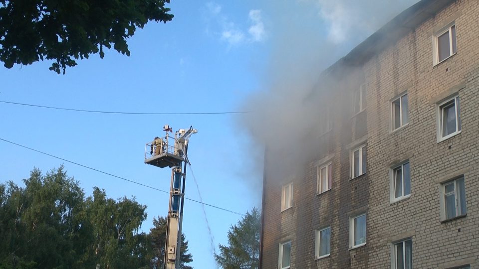 Очевидцы рассказали, как начался пожар в жилом доме в Светлогорске