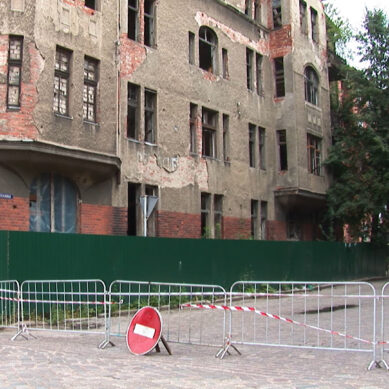 Владельцы старинных зданий в Зеленоградске и Калининграде довели их до плачевного состояния