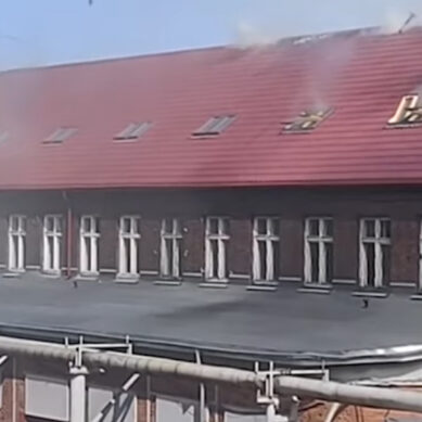 В Калининграде горит производственное здание (ВИДЕО)