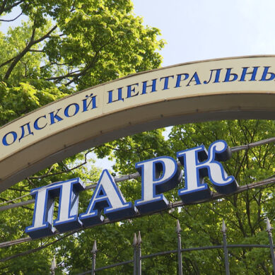 В Калининградских парках аттракционы готовят к новому сезону  