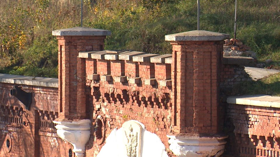 Корона Сигизмунда III и часть янтарной комнаты: в Балтийске разгадывают тайны крепости Пиллау