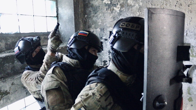 В Калининградской области сотрудники СОБР завершили полевой выход
