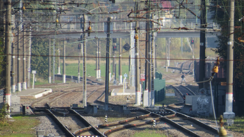2 ноября на Светлогорском направлении проводится ремонт ж/д переезда