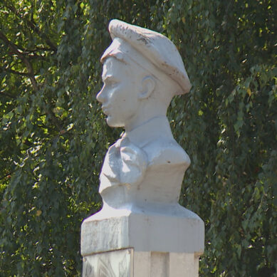 У памятника Павлику Морозову разобьют газон и заменят освещение