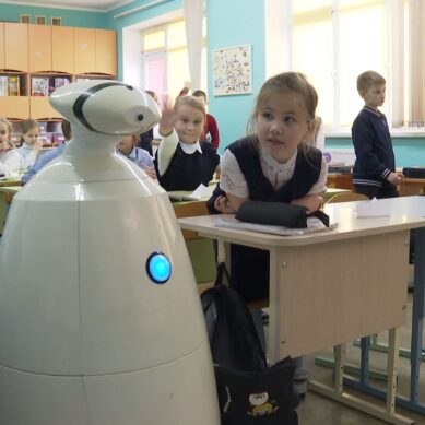 В Школе будущего вместо получившего травму ученика уроки посещает робот-аватар