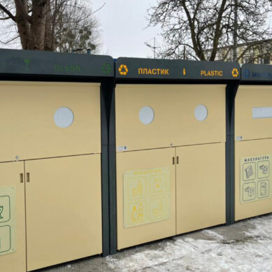 В Балтийске и Янтарном устанавливают  новые контейнеры для ТКО