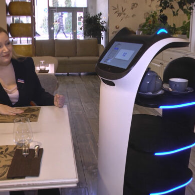 В Калининграде появился первый робот-официант