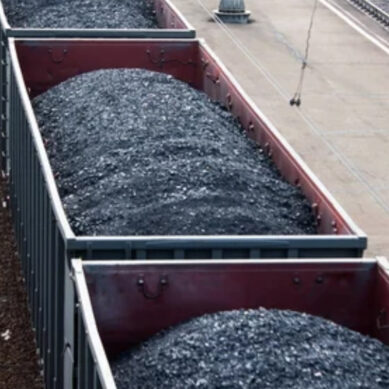 В Калининградскую область привезли 90 вагонов каменного угля
