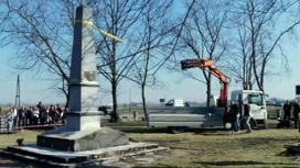 Алиханов высказался о сносе памятников советским воинам в Польше и антироссийской истерии