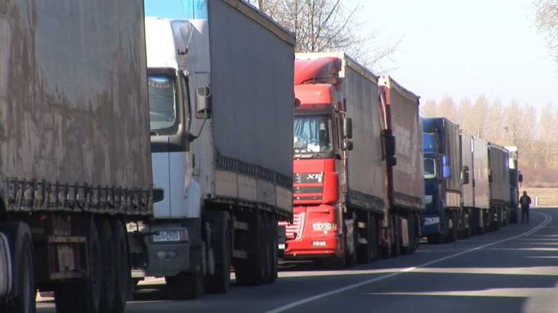 Власти региона направили в правительство РФ предложение разрешить «растаможенным только на регион» грузовикам перевозки по всей России