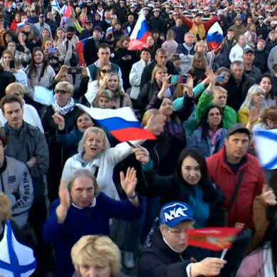 У стадиона «Калининград» состоялся концерт всероссийского тура «Za ВМФ». Как это было (ПРЯМОЙ ЭФИР)