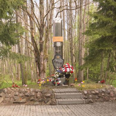 Нотариальная палата Калининградской области навела порядок на мемориалах советским разведчикам