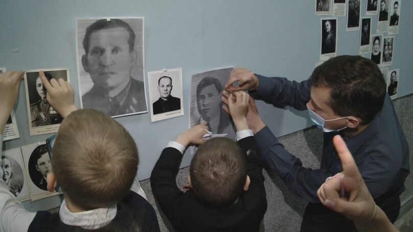 В Калининградском областном историко-художественном музее прошла акция «Стена памяти»