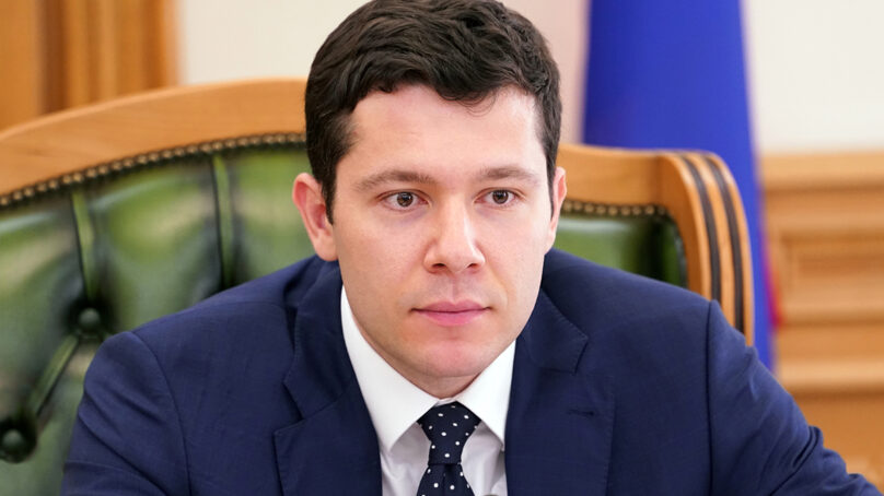 Антон Алиханов поздравил юных жителей Янтарного края