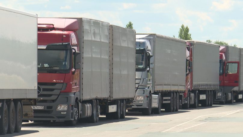 На таможне выезда в Литву ожидает 35 грузовиков