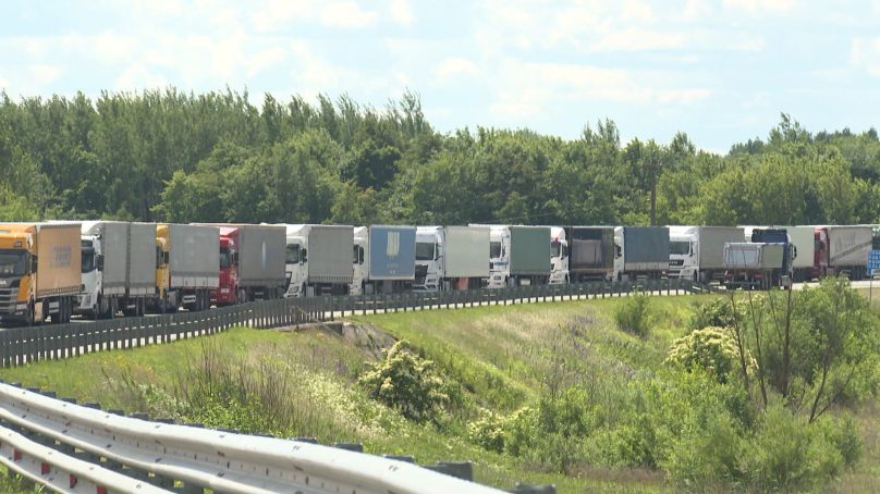 Выезда в Литву ожидает 80 грузовиков