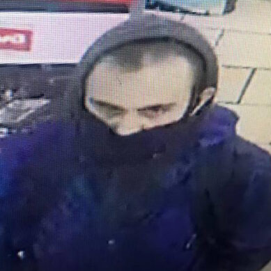 В Калининграде полиция разыскивает мужчину, который похитил деньги у покупателя в супермаркете на Гайдара