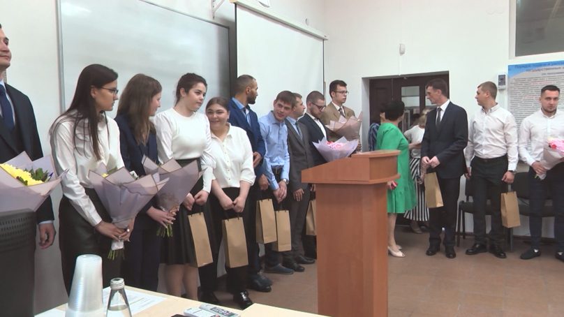 В Калининградском институте управления состоялась защита дипломов будущих госслужащих