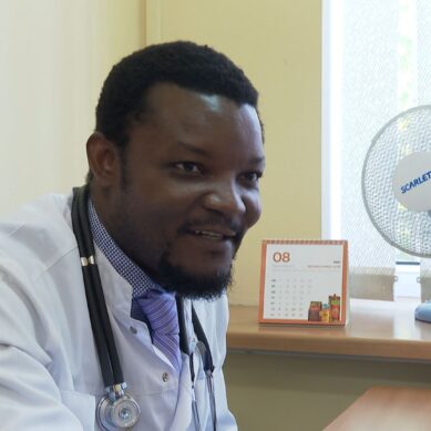 Из Западной Африки в Янтарный край. В поликлинике в посёлке имени Александра Космодемьянского появился новый терапевт родом из Ганы