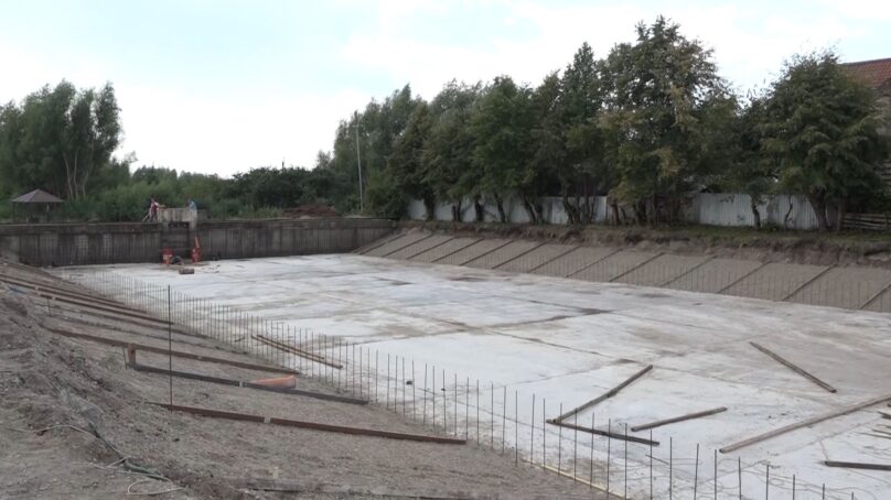 В Славске завершается ремонт городского бассейна с минеральной водой