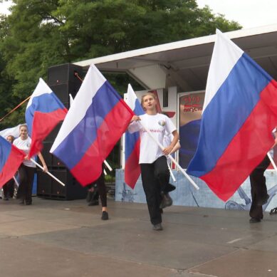 Как прошли торжественные церемонии в Калининграде в День флага РФ