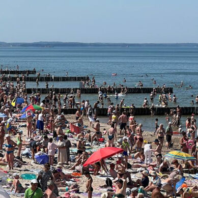 В связи с жаркой погодой Минздрав Калининградской области опубликовал правила пляжного отдыха с детьми