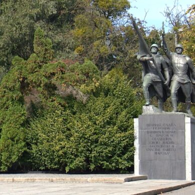 Сегодня 77-я годовщина открытия памятника 1200 воинам-гвардейцам