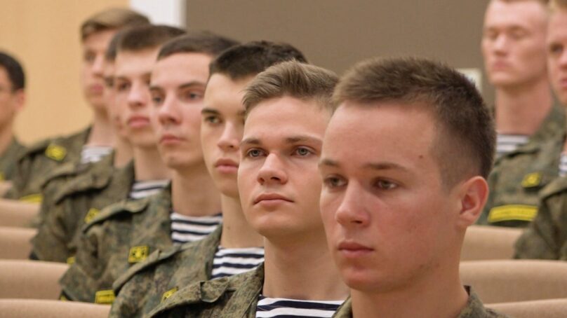 В Калининградской области студентам можно получить наравне с гражданской специальностью военную
