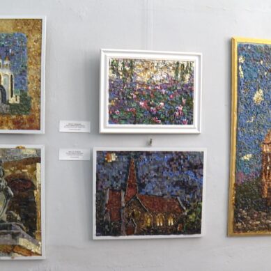 Победителей конкурса картин «Я люблю Россию» проекта «Инклюзивная янтарная мозаика» наградили в музее изобразительных искусств
