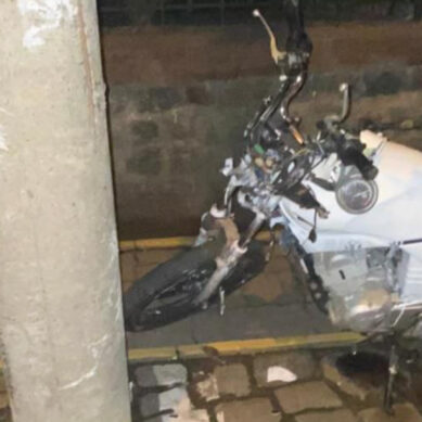 В Калининграде ночью 20-летний парень на мотоцикле влетел в уличный фонарь