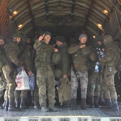 Из Калининградской области улетели мобилизованные морские пехотинцы
