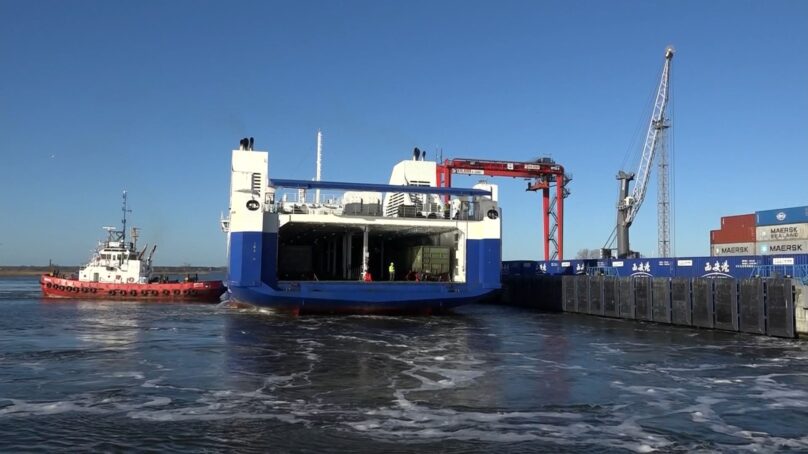 Балтийск и Санкт-Петербург связала новая контейнерная линия