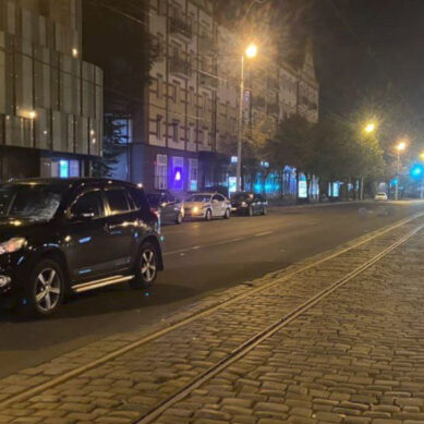 Поздним вечером на Ленинском проспекте в Калининграде был сбит человек