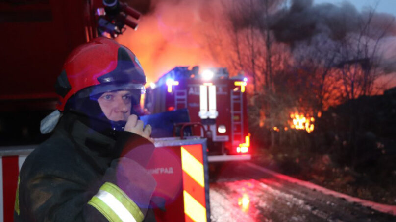 Сегодня ночью из горящего дома в Гвардейске спасены четыре человека