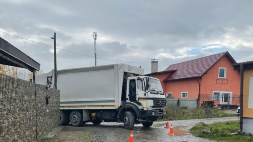 В Гурьевском районе под колесами мусоровоза погиб рабочий