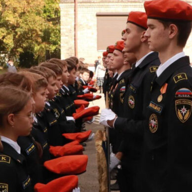 В средней школе №2 Калининграда учащихся 6 «Б» класса посвятили в кадеты МЧС