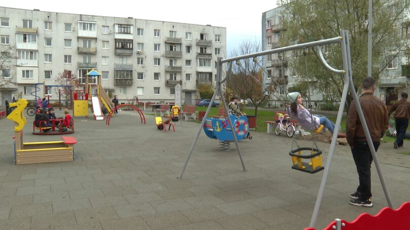В Калининграде в порядок приводят дворы. Власти города проверили качество работ