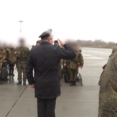 На аэродроме Чкаловска прошла отправка очередной группы мобилизованных резервистов