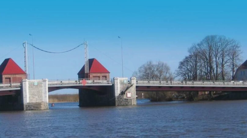 В Полесске 23 и 25 ноября разведут мост через реку Дейма