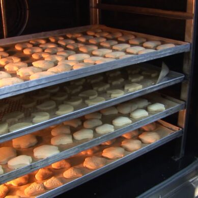 В Гусеве будущие кондитеры готовят печенье для участников специальной военной операции