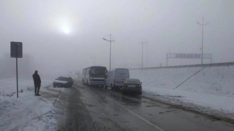 В Гурьевском районе ДТП. Водитель «Ниссана» не уступил дорогу автобусу, и тот на «встречке» влетел в «Мерседес»