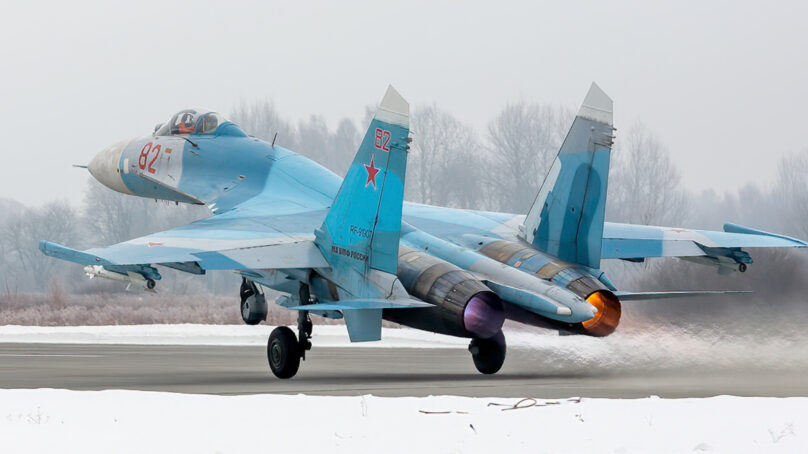 Летчики Балтийского флота провели учебный бой с самолетами условного противника в небе над Калининградской областью