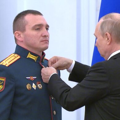 Военнослужащий Балтийского флота получил звезду Героя России из рук президента