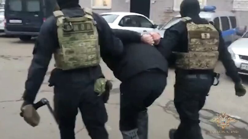 Калининградская полиция задержала подозреваемого в поджоге автомобиля