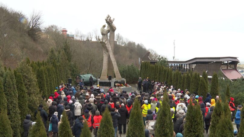 В Янтарном почтили память жертв Холокоста: в «Марше Жизни» приняли участие сотни людей со всех концов Калининградской области