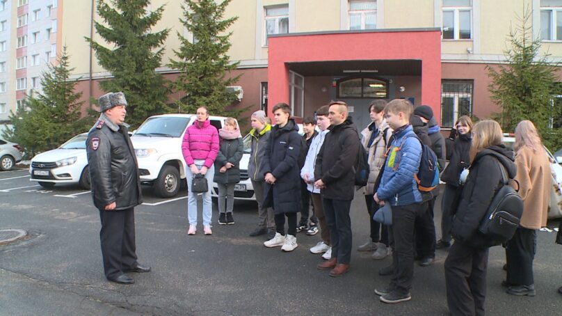 В Калининграде школьники побывали на экскурсии в экспертно-криминалистическом центре