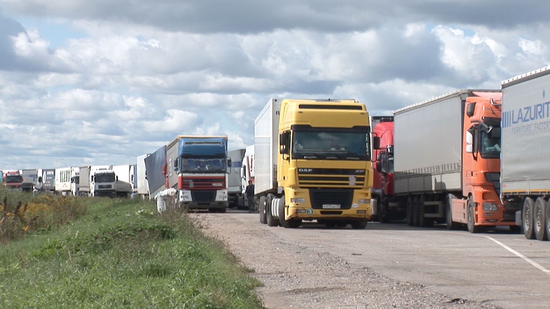 На одном из автомобильных пунктов пропуска Калининградской области  протестировали систему электронного бронирования очереди — Вести-Калининград